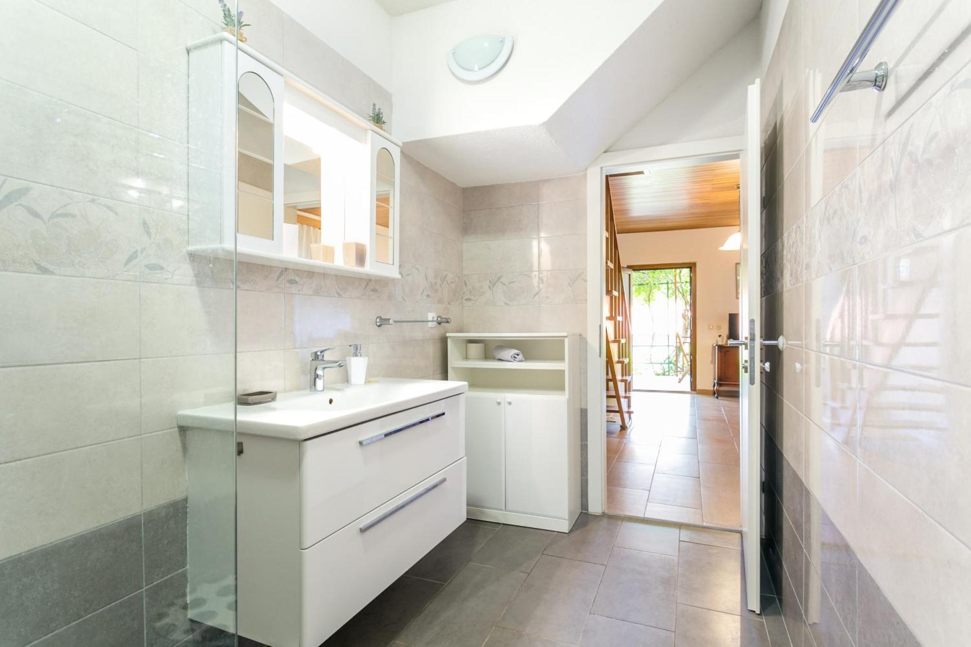 Apartments By The Sea Baska Voda, Makarska - 300 Zimmer foto