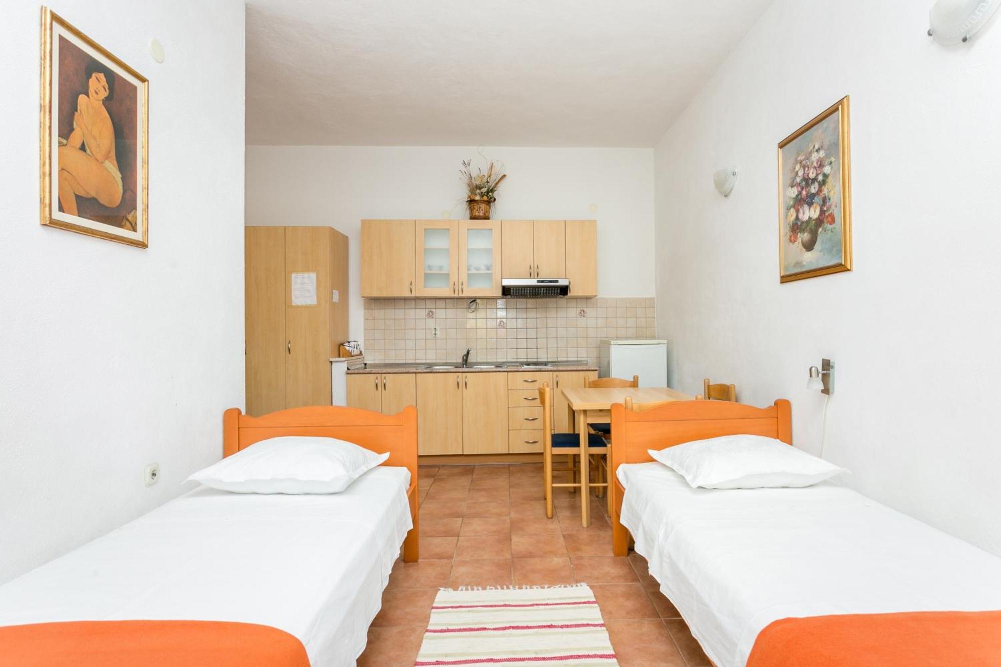 Apartments By The Sea Baska Voda, Makarska - 300 Zimmer foto